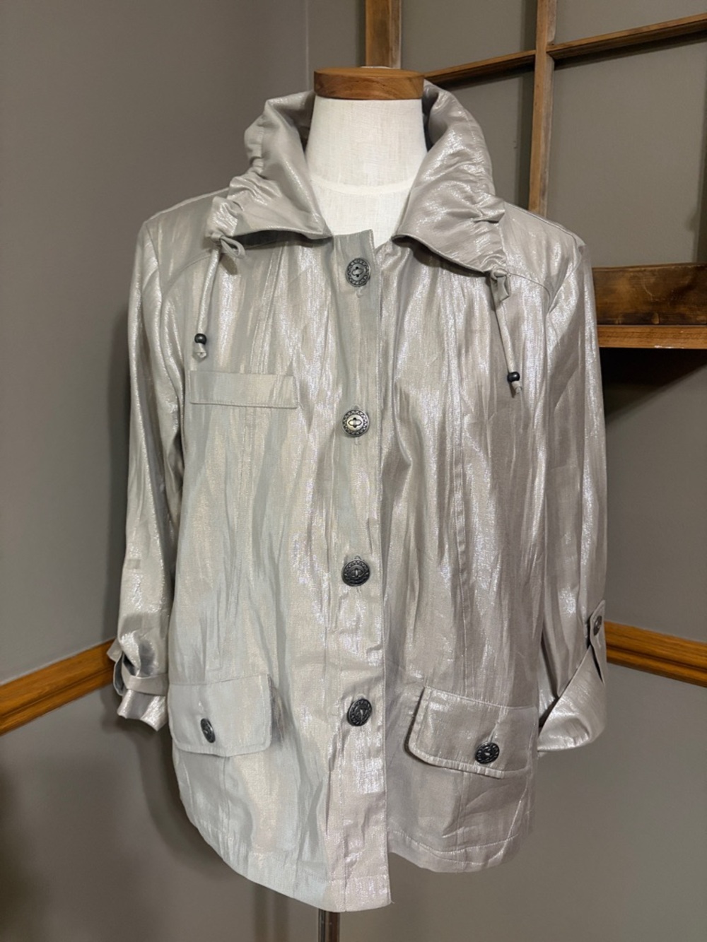 Ruby Rd. Gold metallic Light Weight Button Down jacket. Size 16